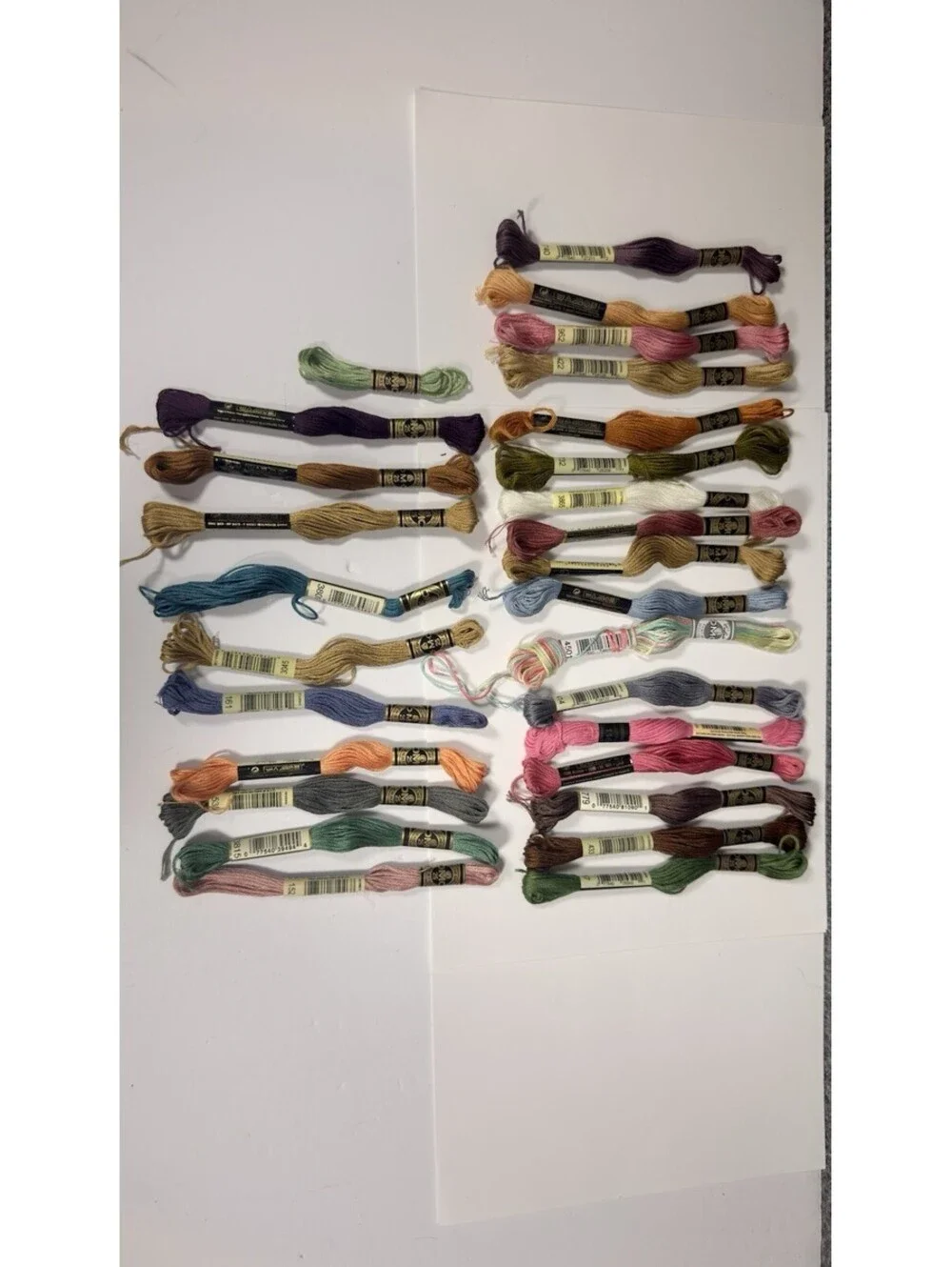 LOT of 27 Skeins Embroidery Floss Most Complete 100% Cotton Variety Of Colors